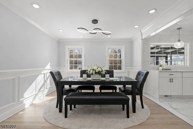 4 bed, 3.5 bath, $8,990 — Photo 4