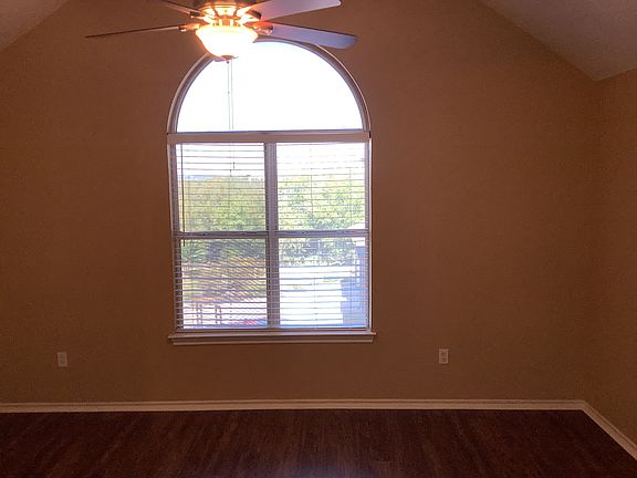 5th image of 7981 Glenway Dr