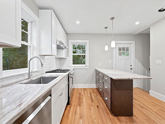 2nd image of 127-129 Palmer St #2