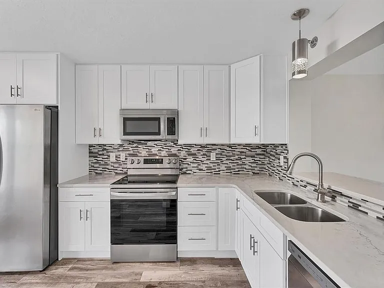4530 Pinebrook Cir #208 — Photo 15