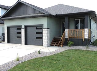 2 S Aura Dr, Blackfalds, AB T4M0N3