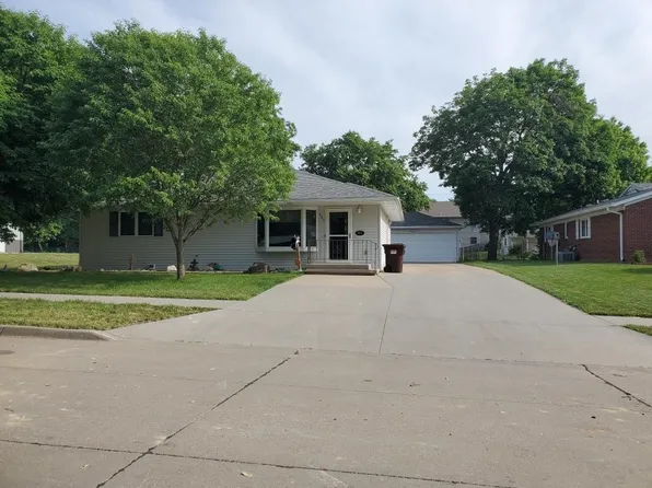 901 W Jefferson St, Knoxville, IA 50138