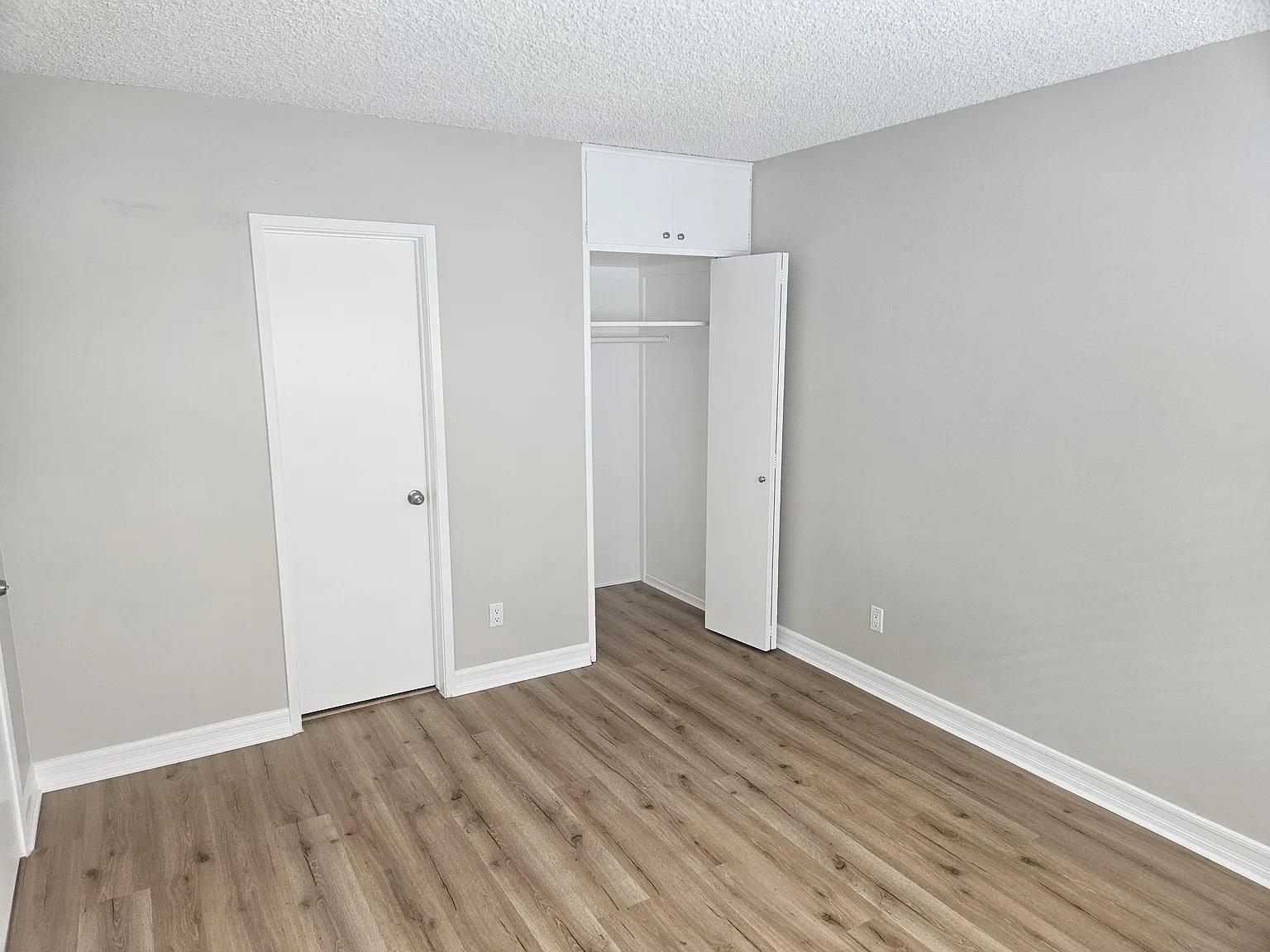 2 bed, 1.5 bath, 1000 sqft, $3,600 — Photo 4