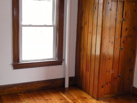 5th image of 158 Lincoln St
