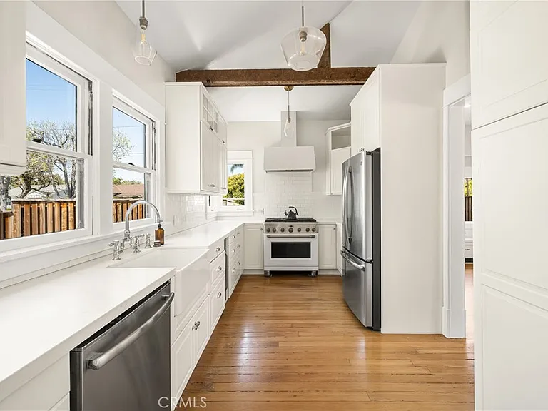 390 N Cambridge St — Photo 12
