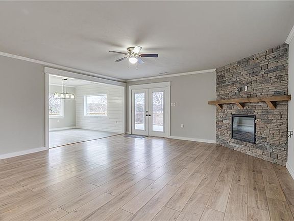 2nd image of 16646 Cypress Ln