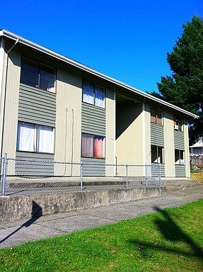 2nd image of 211 Anoka Ave