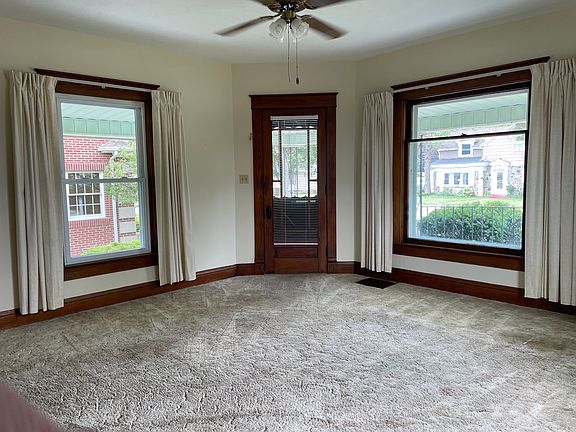 5th image of 1055 E Market St