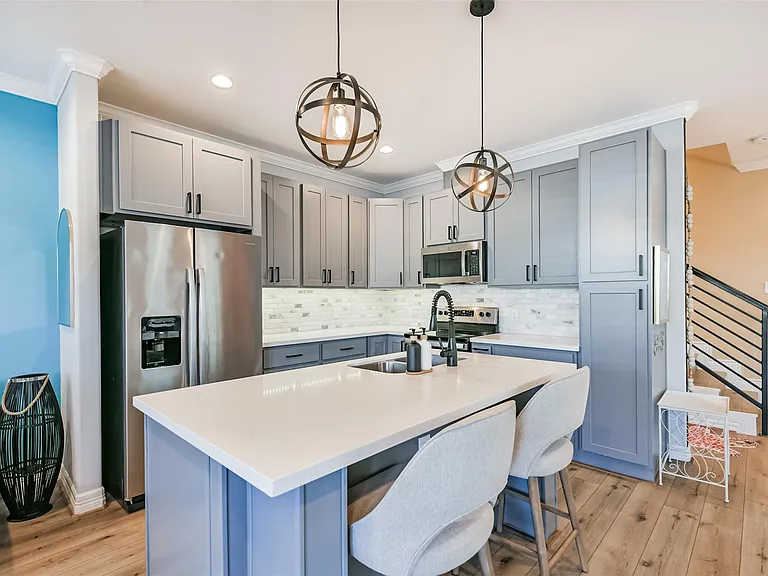 1010 Melneeka Ln — Photo 12