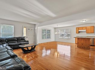24 Daniel St, East Windsor, NJ 08520