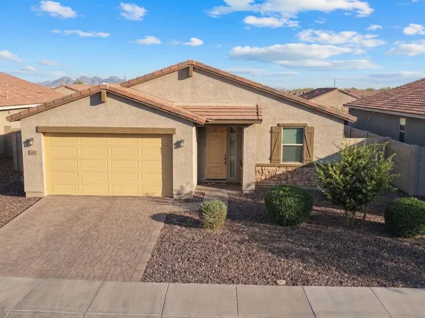 36810 N CAMARILLO Drive, San Tan Valley, AZ 85140