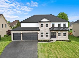 413 N Sycamore Ln, North Aurora, IL 60542