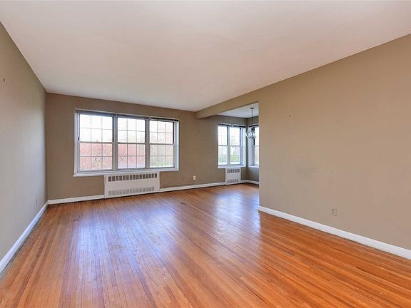 4th image of 366 Stewart Ave APT B6