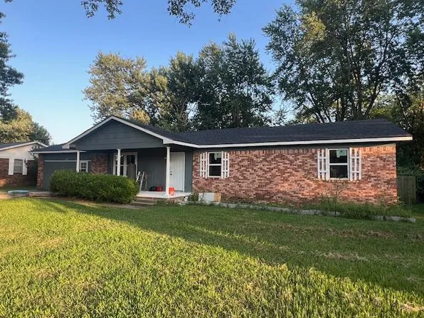603 Cherry St, Green Forest, AR 72638
