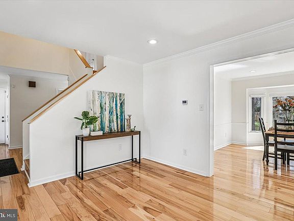 3rd image of 4743 Shadow Woods Ct
