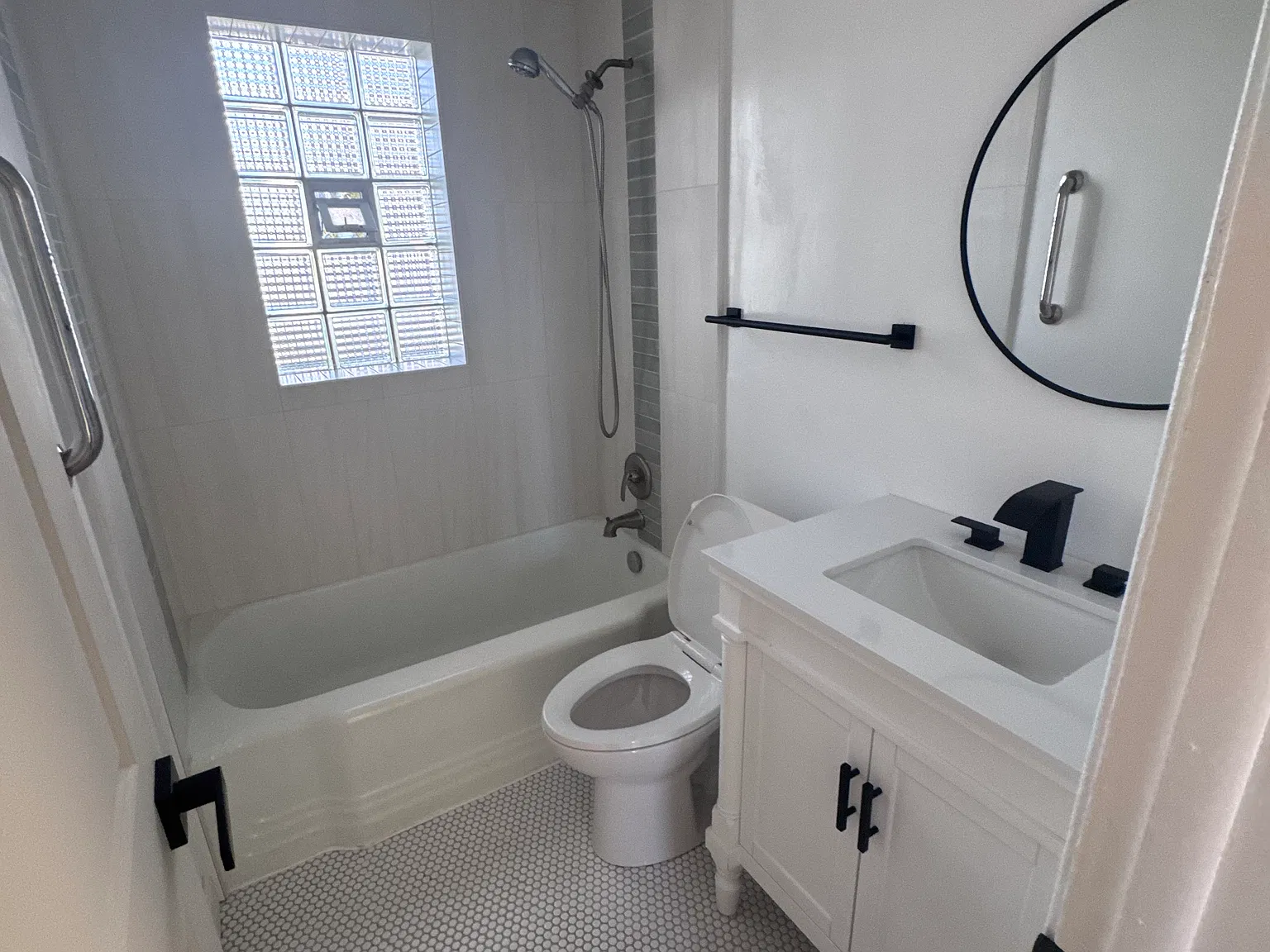 1401 Greenfield Ave — Photo 4