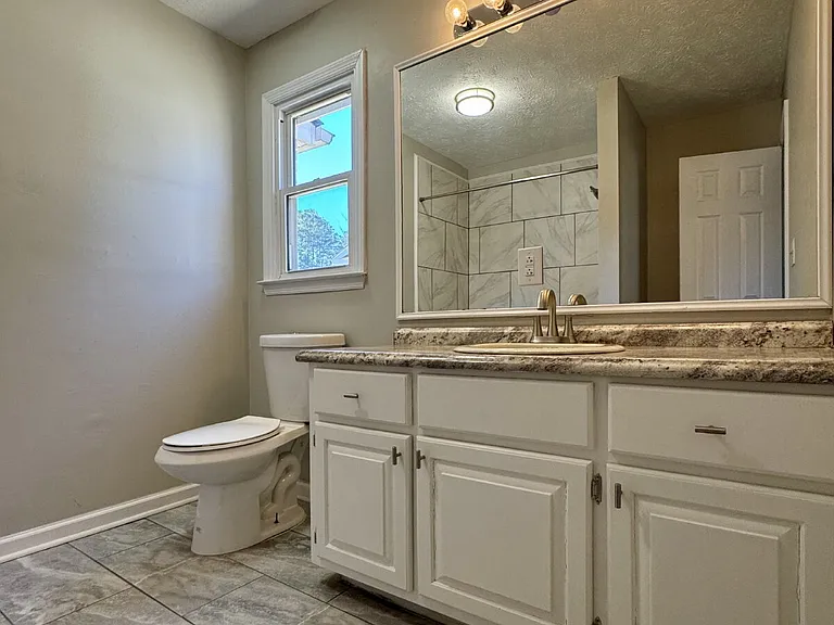 204 Fair Oaks Dr — Photo 10
