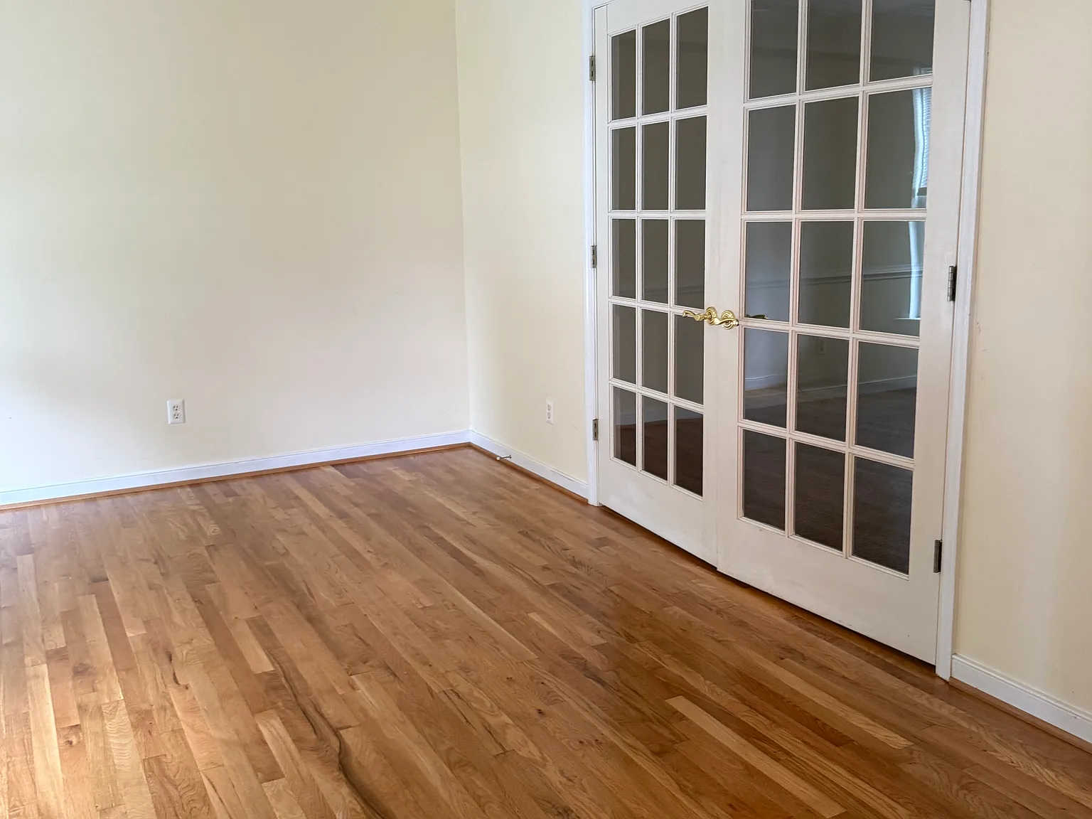 5 bed, 2.5 bath, 2417 sqft, $2,700 — Photo 2