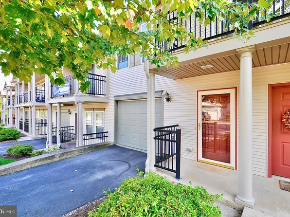 165 Presidents Dr, State College, PA 16803