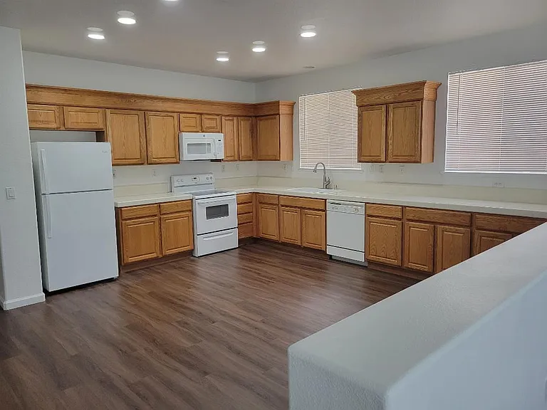 5154 Chabot Ct — Photo 3