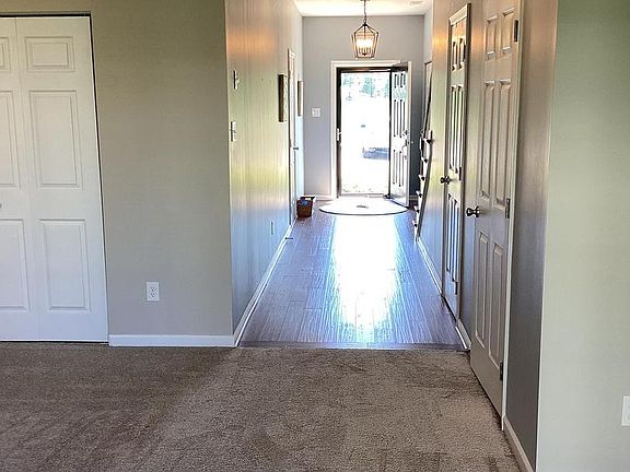 5th image of 403 Ridgewood Dr