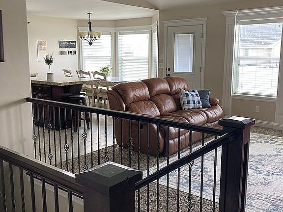 5th image of 673 Tanglewood Dr