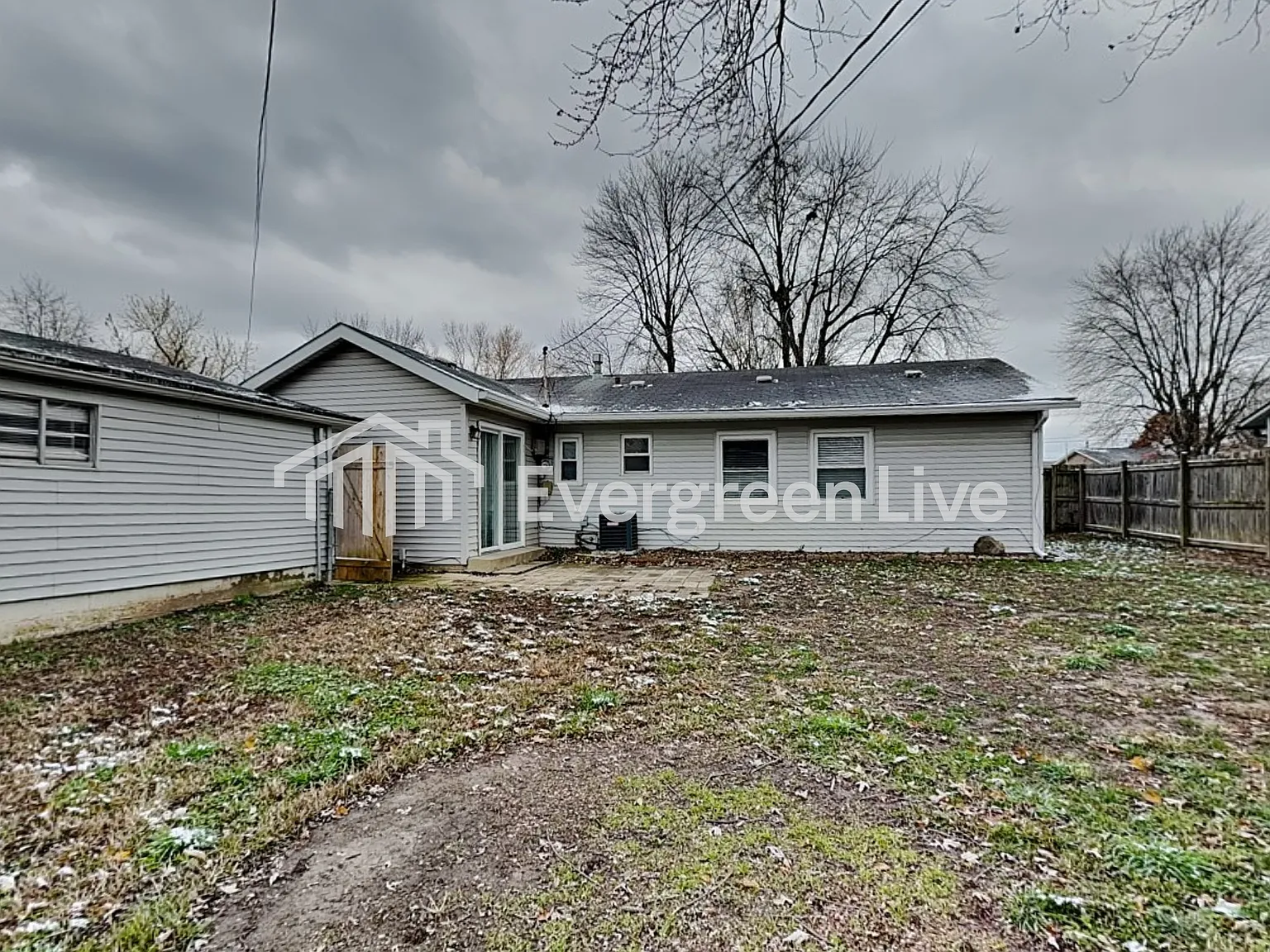 4 bed, 1.0 bath, 1094 sqft, $1,495 — Photo 2