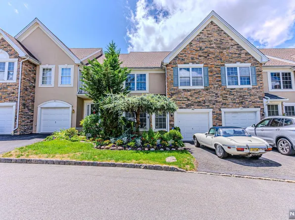 42 Birchwood Ln, North Haledon, NJ 07508