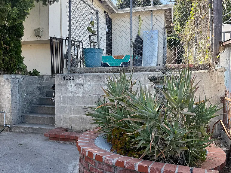 4123 Van Horne Ave — Photo 18
