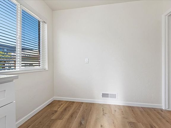 5th image of 1220 E Hudson Ave