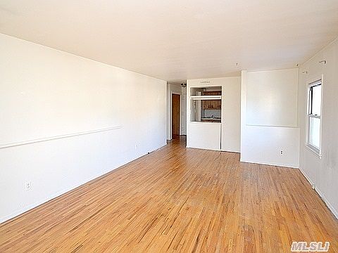 4th image of 211 Glen Cove Ave APT 1