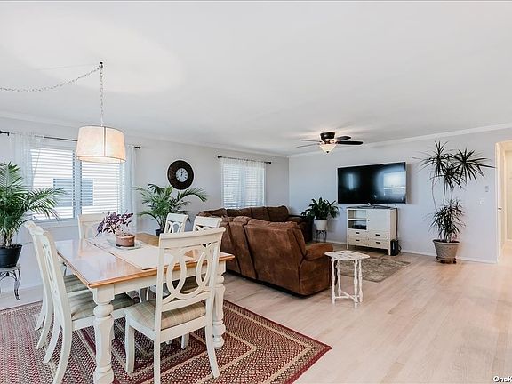 5th image of 3101 Bluffs Dr S