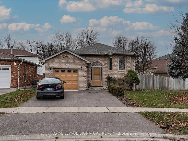 52 Buchanan Cres — Photo 1