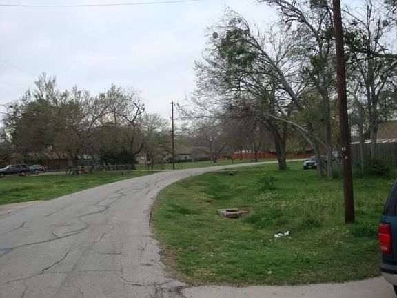 3rd image of 630 Arawe Cir W