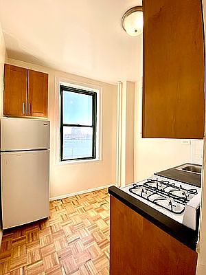 5th image of 542 E 79th St APT 2R