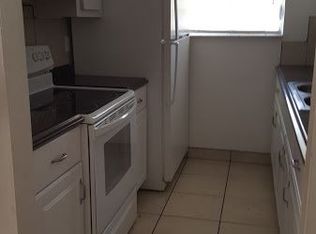 902 E Tiffany Dr APT 4, Mangonia Park, FL 33407