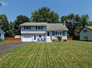 6 Plaid Pl, Clifton Park, NY 12065