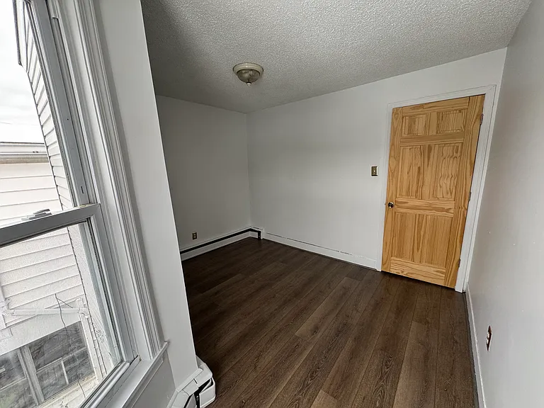 712 Laurel Blvd — Photo 12