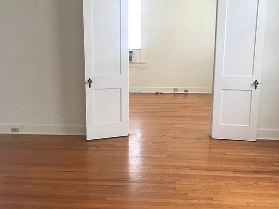 5th image of 1301 Napoleon Ave APT E