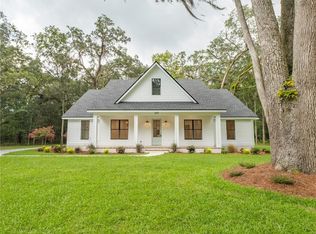 197 Tar Flower Trl, Waverly, GA 31565