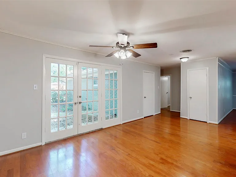 5338 Creekbend Dr — Photo 20