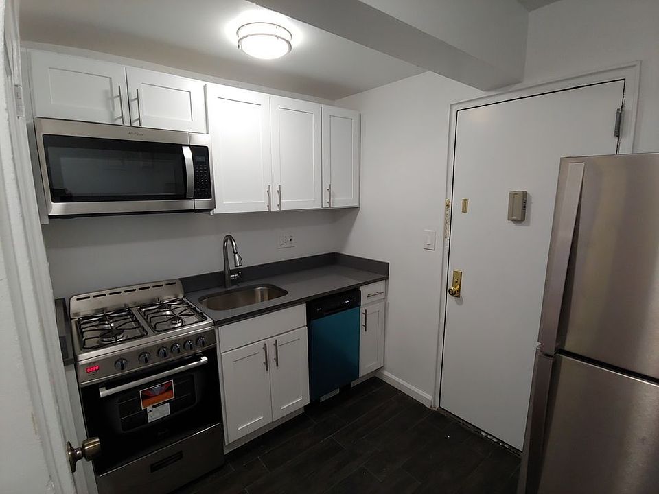 2nd image of 33-34 77th St #4F