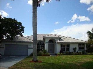 600 SW 93rd Ter, Pembroke Pines, FL 33025