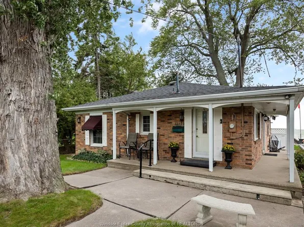 13122 Riverside Dr E, Tecumseh, ON N8N 2M6