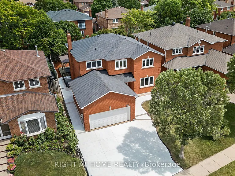 2085 Golden Briar Trl #2083 — Photo 14