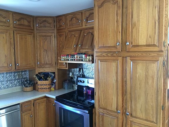 Kitchen/ large open pantry 