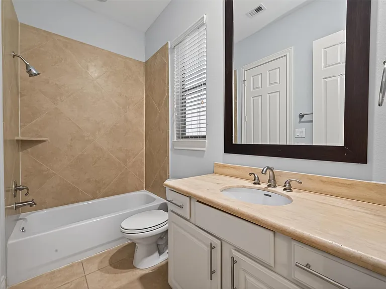 1105 Wagner St — Photo 17