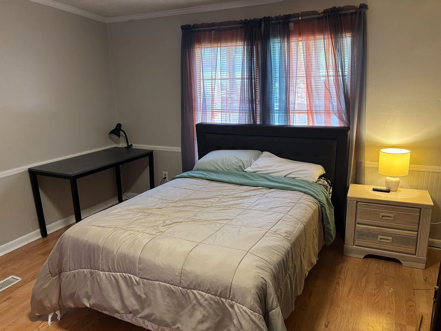 4 bed, 3.0 bath, 1200 sqft, $1,152 — Photo 3