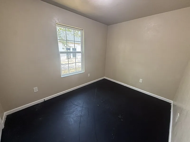 2 bed, 1.0 bath, $950 — Photo 3