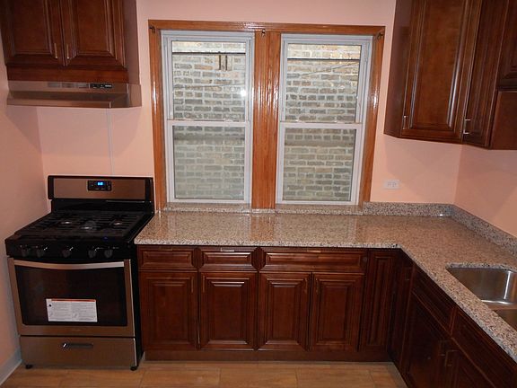 2nd image of 5012 W Wabansia Ave